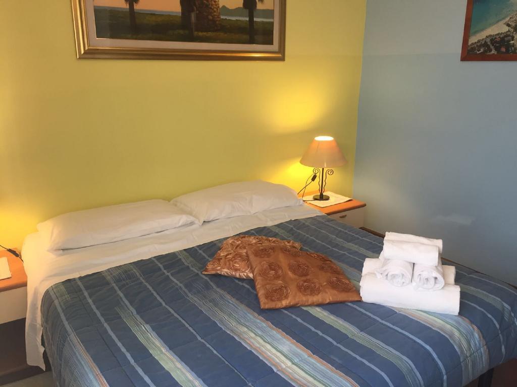 Moon House B&B Cagliari Exteriör bild